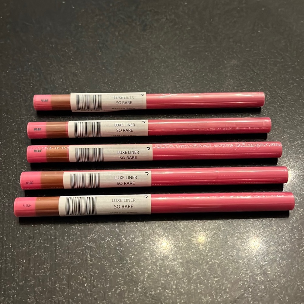 Juvias Place Lip Liner 5 in the color so rare